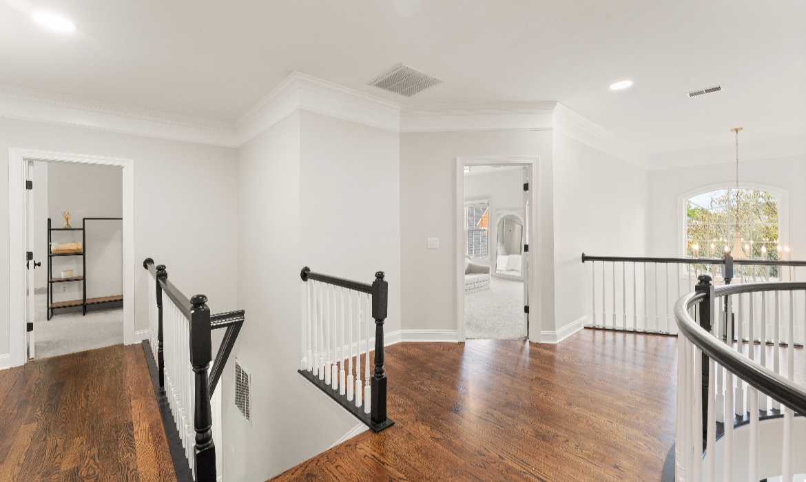Garrell Group Top Leesburg Realtor 18757 Upper Meadow Dr web 24