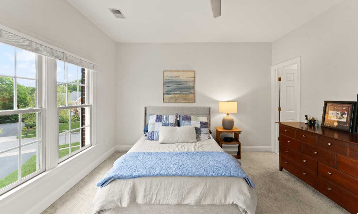 Garrell Group Top Leesburg Realtor 18757 Upper Meadow Dr web 28