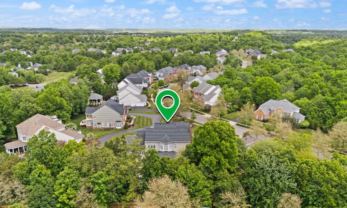 Garrell Group Top Leesburg Realtor 18757 Upper Meadow Dr web 45