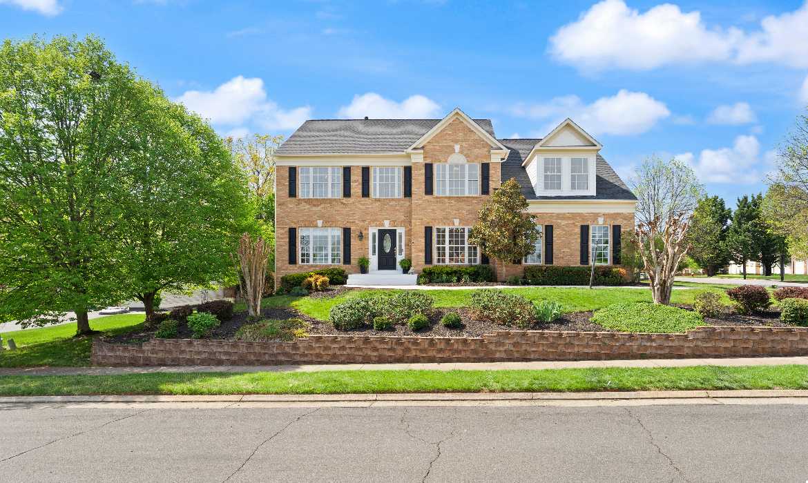 Garrell Group Top Leesburg Realtor 43179 Parkers Ridge Dr web 02