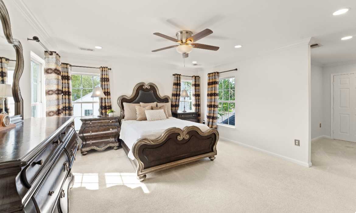 Garrell Group Top Leesburg Realtor 43179 Parkers Ridge Dr web 18