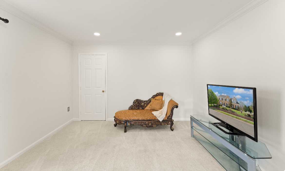 Garrell Group Top Leesburg Realtor 43179 Parkers Ridge Dr web 20