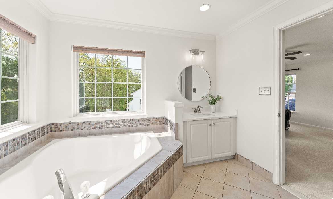 Garrell Group Top Leesburg Realtor 43179 Parkers Ridge Dr web 23