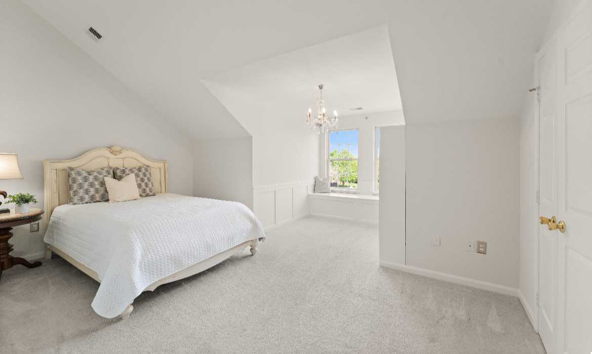 Garrell Group Top Leesburg Realtor 43179 Parkers Ridge Dr web 27