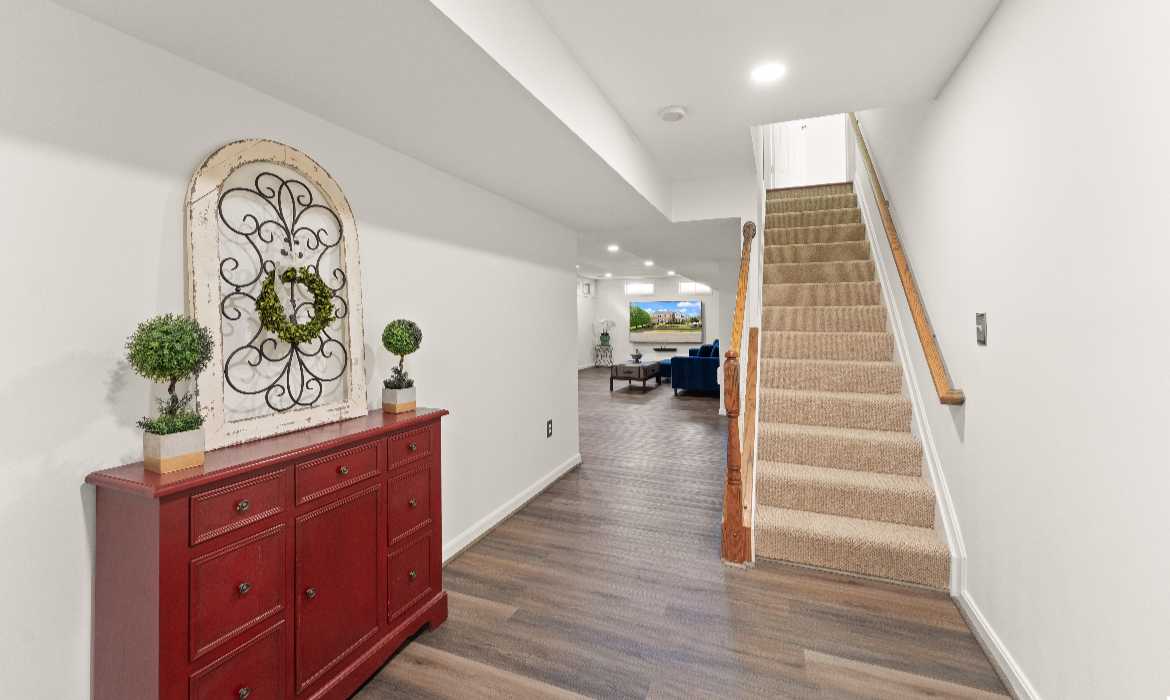 Garrell Group Top Leesburg Realtor 43179 Parkers Ridge Dr web 30