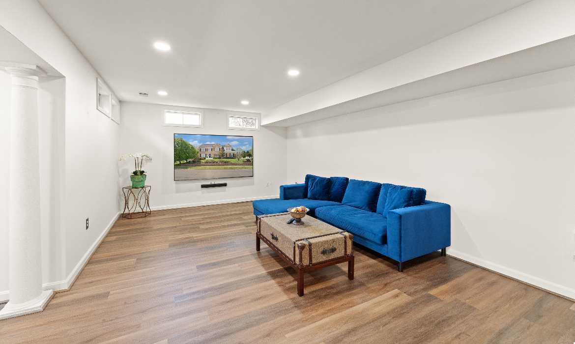 Garrell Group Top Leesburg Realtor 43179 Parkers Ridge Dr web 31