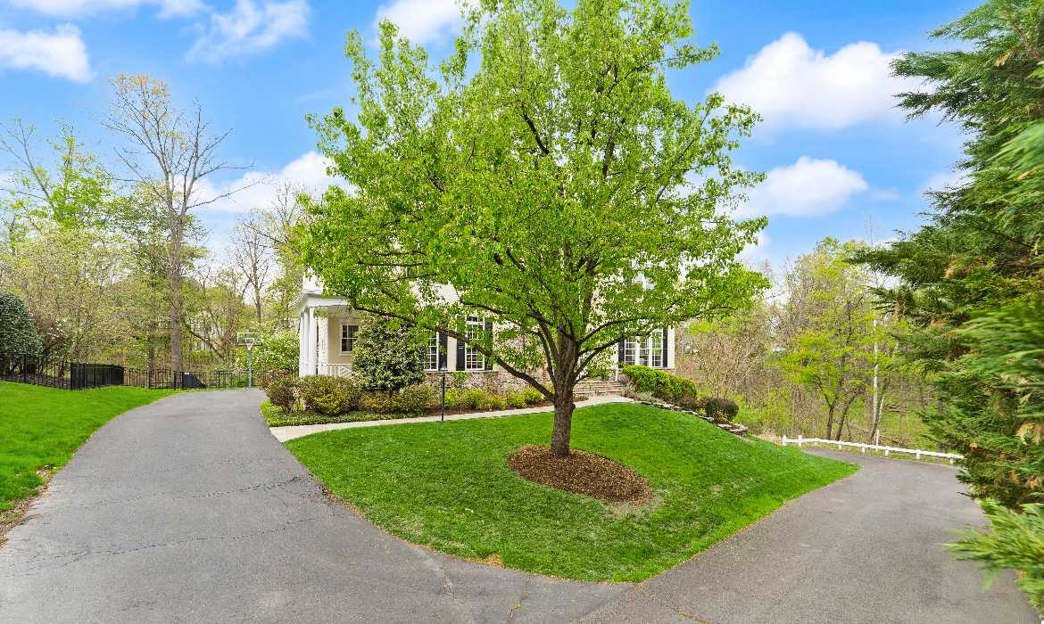 Garrell Group Top Leesburg Realtor 43482 Squirrel Ridge Pl CS 05