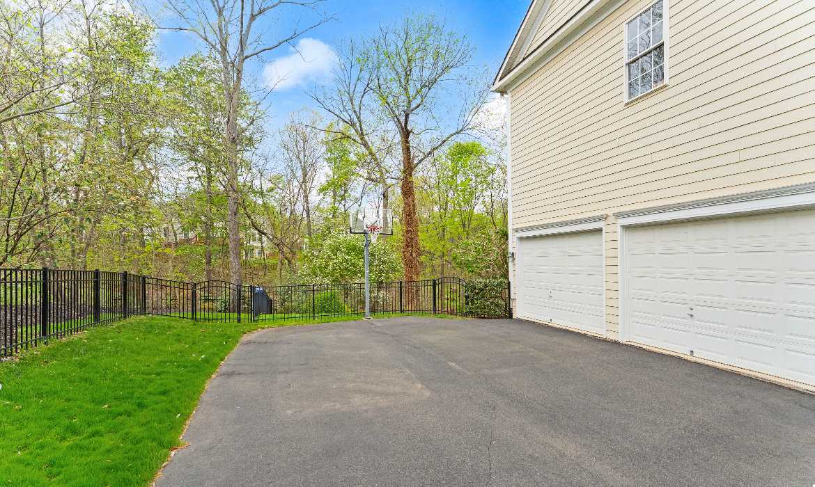 Garrell Group Top Leesburg Realtor 43482 Squirrel Ridge Pl CS 09