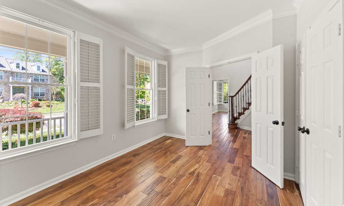 Garrell Group Top Leesburg Realtor 817 Kenneth Pl SE web 06