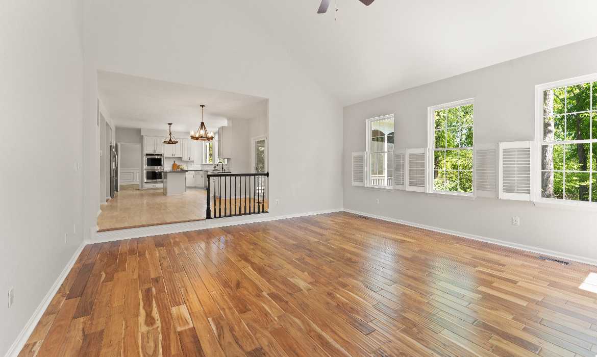 Garrell Group Top Leesburg Realtor 817 Kenneth Pl SE web 14