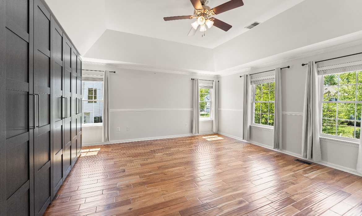 Garrell Group Top Leesburg Realtor 817 Kenneth Pl SE web 19