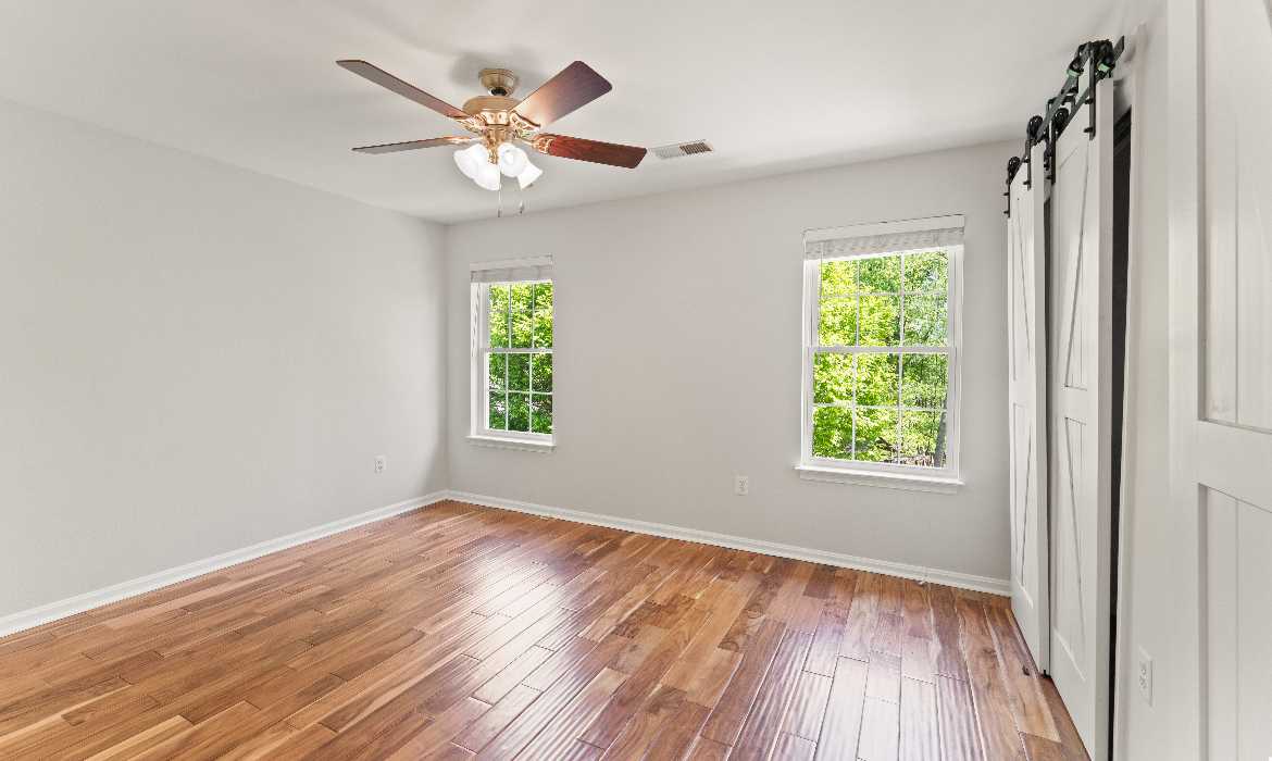 Garrell Group Top Leesburg Realtor 817 Kenneth Pl SE web 28