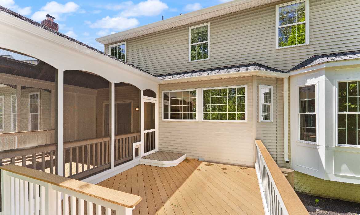 Garrell Group Top Leesburg Realtor 817 Kenneth Pl SE web 39