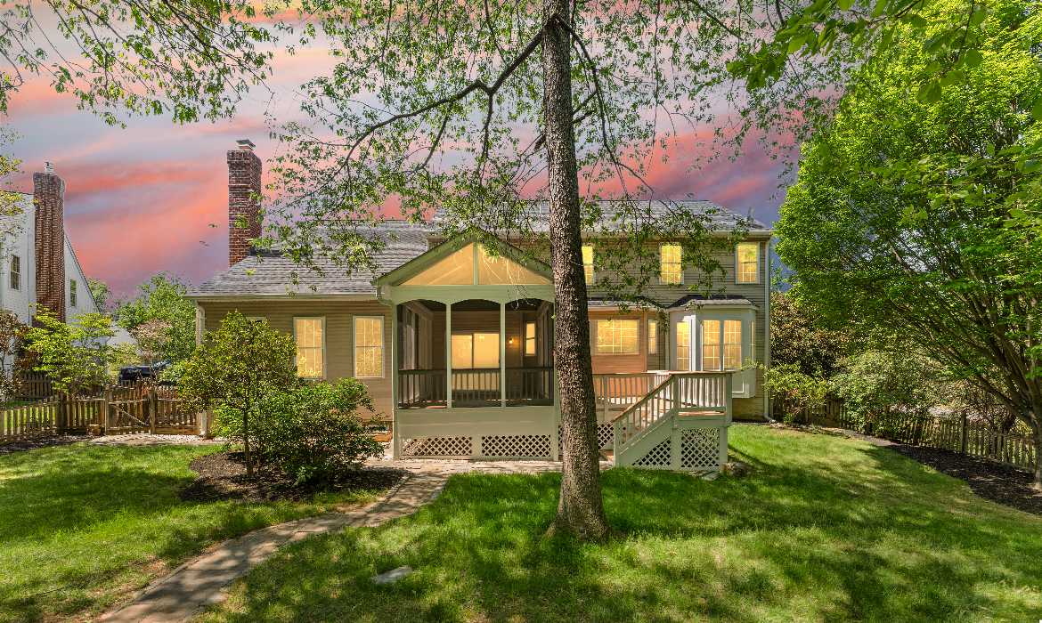 Garrell Group Top Leesburg Realtor 817 Kenneth Pl SE web 43