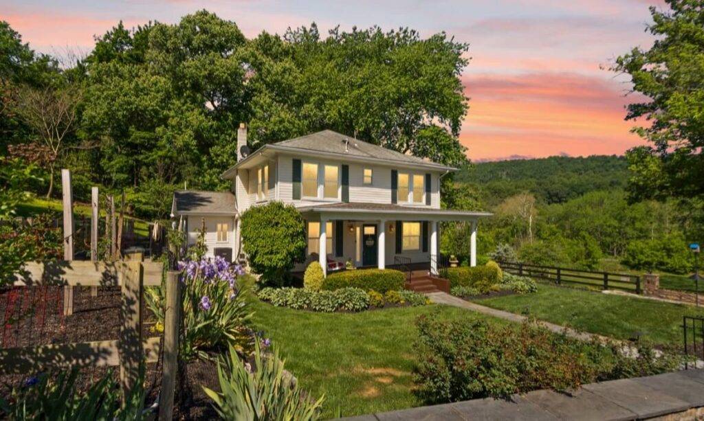 Garrell Group Top Loudon County Realtor 37151 Branchriver Rd Twilight Front View