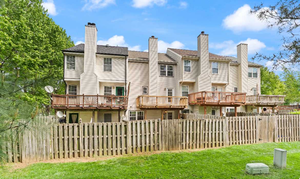 Garrell Group Top Purcellville Realtor 1104 Kirkbridge Ct web 33