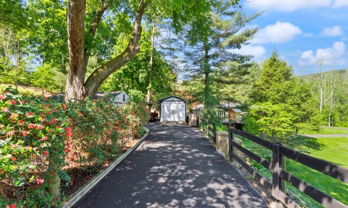 Garrell Group Top Purcellville Realtor 37151 Branchriver Rd 04