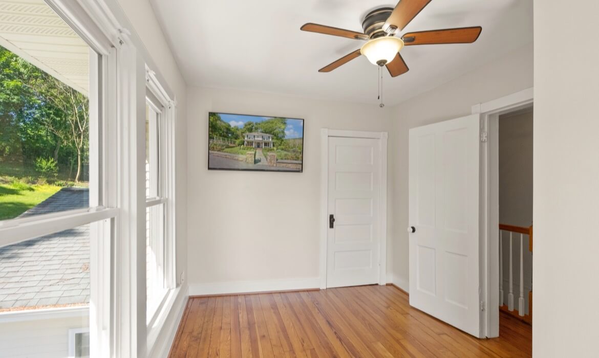 Garrell Group Top Purcellville Realtor 37151 Branchriver Rd 23