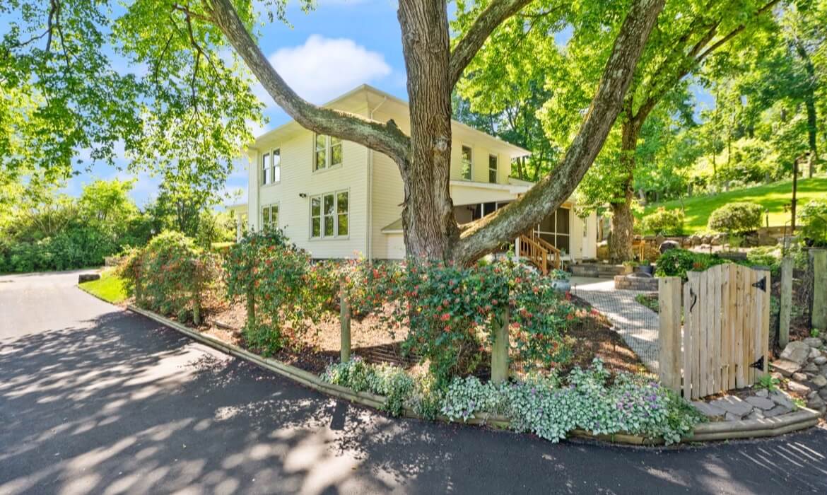 Garrell Group Top Purcellville Realtor 37151 Branchriver Rd 28