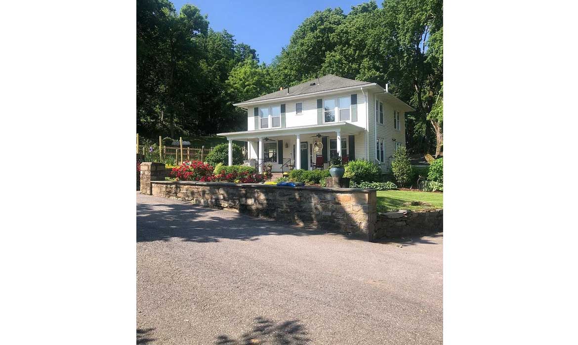 Garrell Group Top Purcellville Realtor 37151 Branchriver Rd web 02