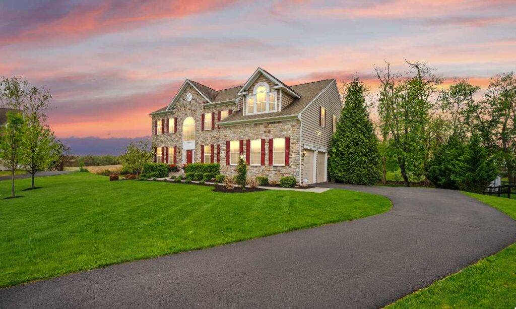 Garrell Group Top Round Hill Realtor 14 Braeburn Ct web 01