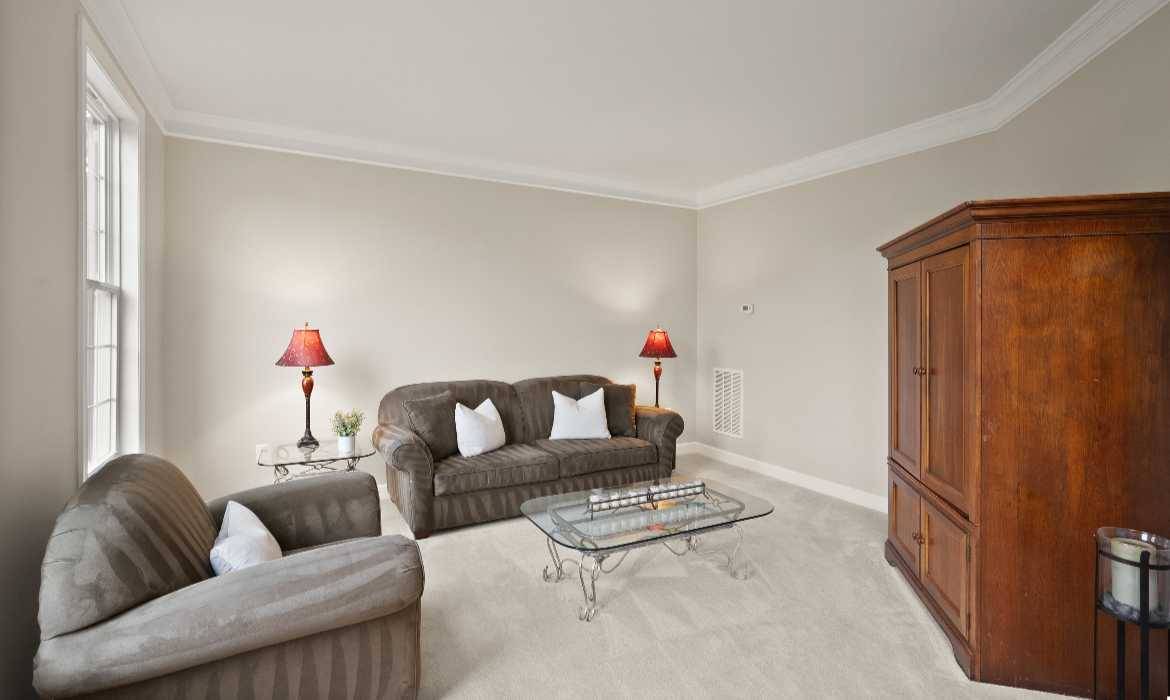 Garrell Group Top Round Hill Realtor 14 Braeburn Ct web 05