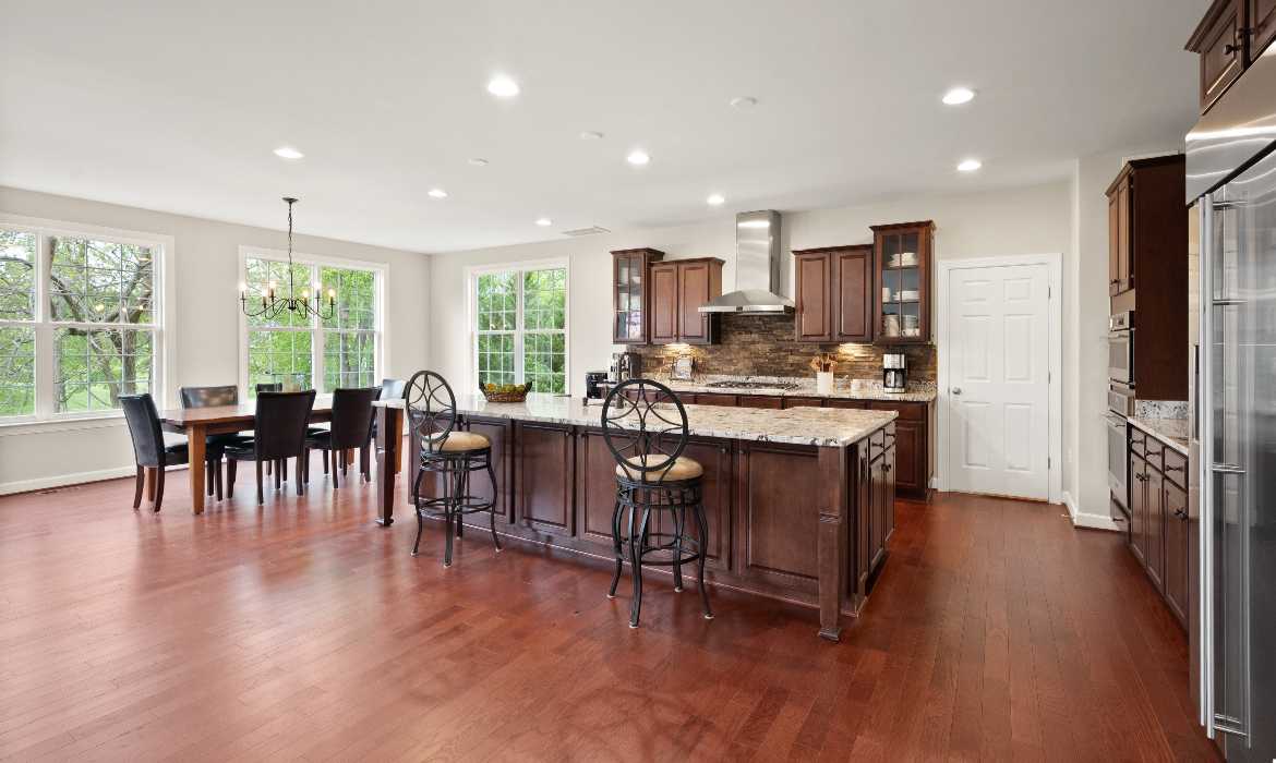 Garrell Group Top Round Hill Realtor 14 Braeburn Ct web 09