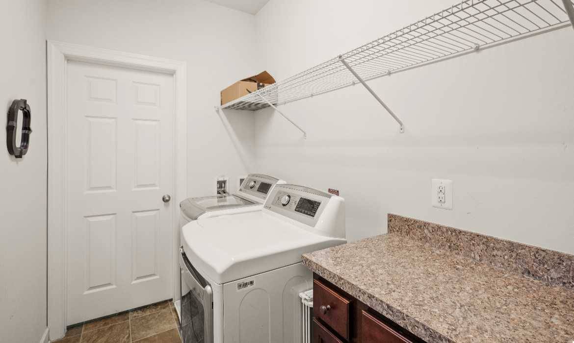 Garrell Group Top Round Hill Realtor 14 Braeburn Ct web 15