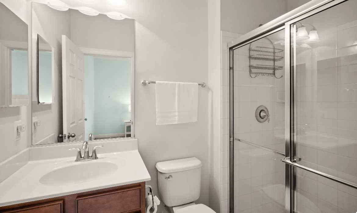 Garrell Group Top Round Hill Realtor 14 Braeburn Ct web 22