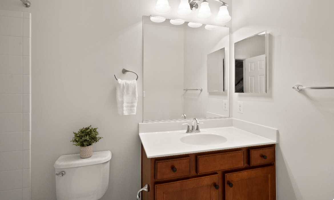 Garrell Group Top Round Hill Realtor 14 Braeburn Ct web 34