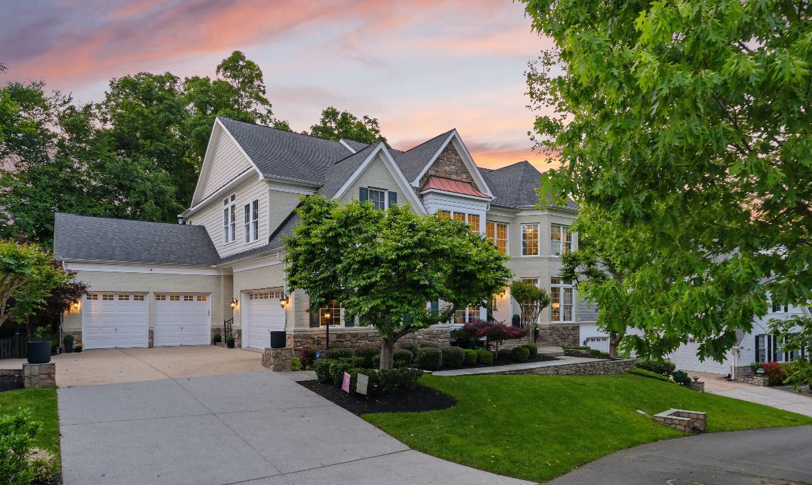 Garrell Group Top Leesburg Realtor 18919 Canoe Landing Ct web 02 1