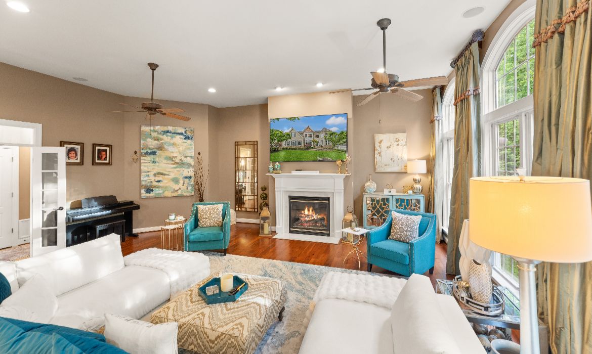 Garrell Group Top Leesburg Realtor 18919 Canoe Landing Ct web 16