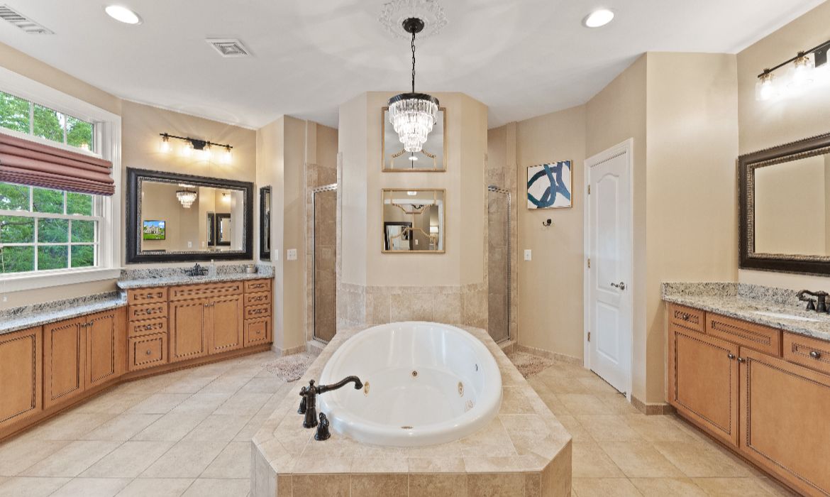 Garrell Group Top Leesburg Realtor 18919 Canoe Landing Ct web 22