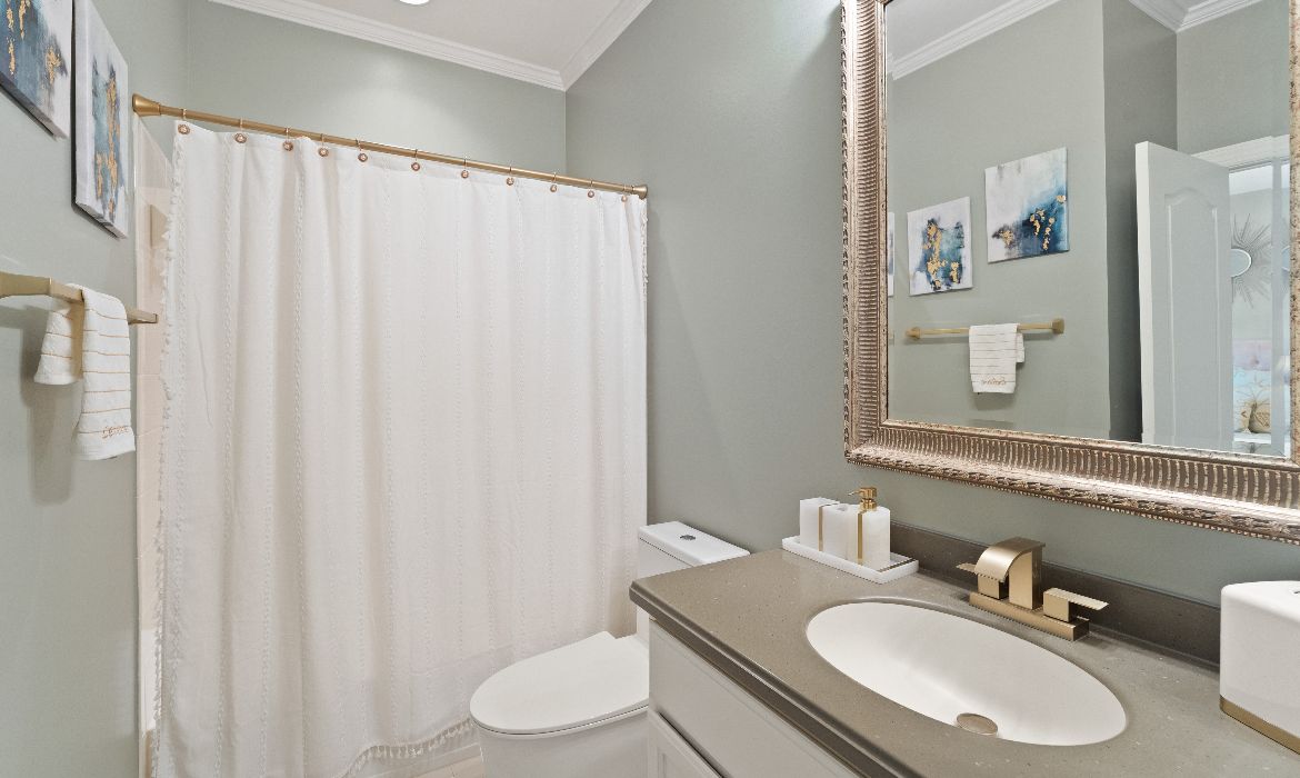Garrell Group Top Leesburg Realtor 18919 Canoe Landing Ct web 26