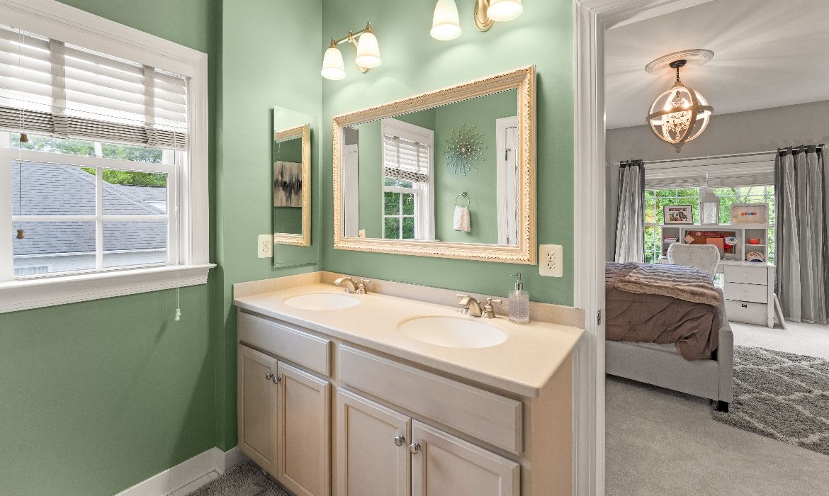 Garrell Group Top Leesburg Realtor 18919 Canoe Landing Ct web 28