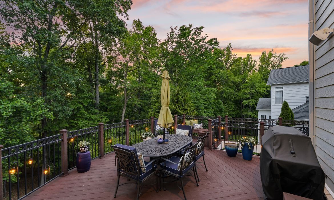 Garrell Group Top Leesburg Realtor 18919 Canoe Landing Ct web 29