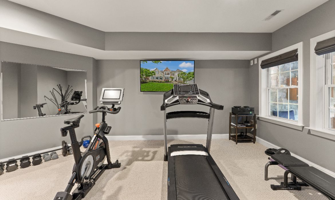 Garrell Group Top Leesburg Realtor 18919 Canoe Landing Ct web 38