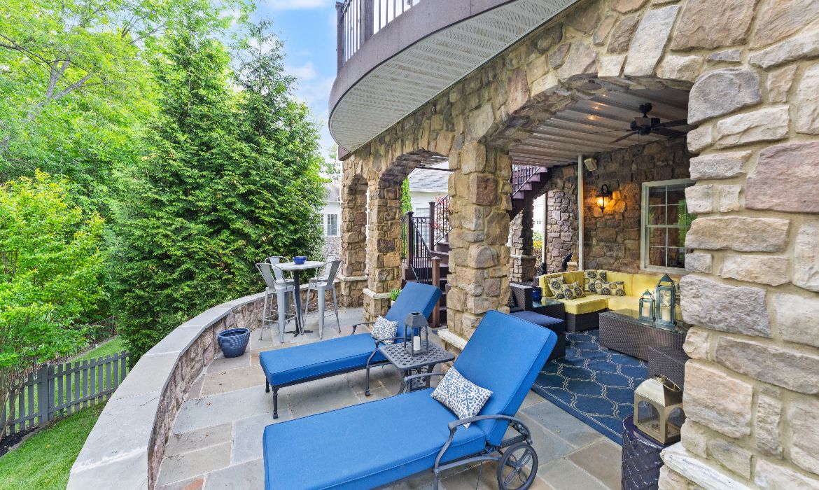Garrell Group Top Leesburg Realtor 18919 Canoe Landing Ct web 42