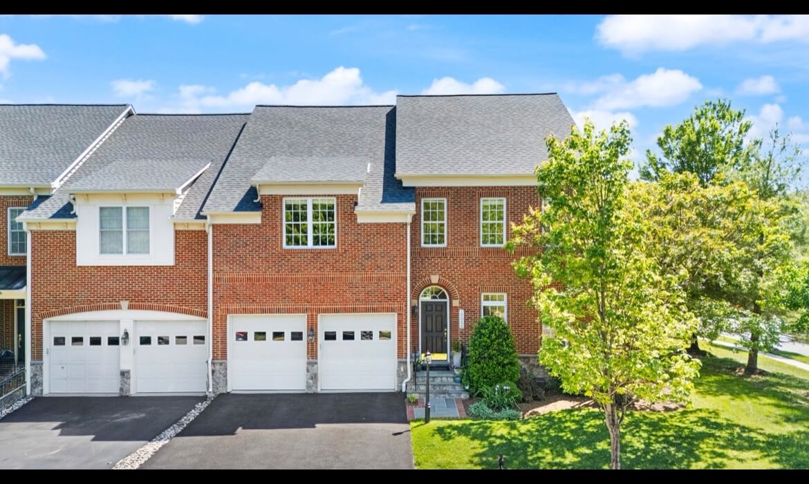 Garrell Group Top Leesburg Realtor 19060 Crimson Clover Ter 03