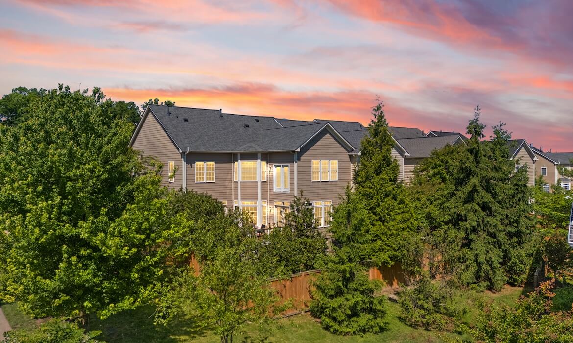 Garrell Group Top Leesburg Realtor 19060 Crimson Clover Ter 04