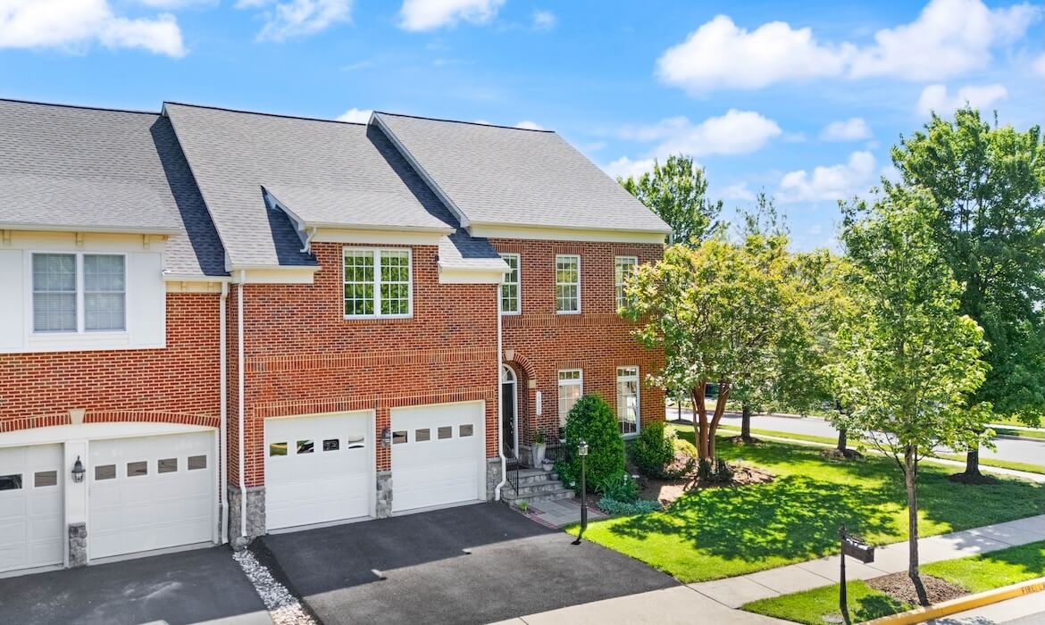 Garrell Group Top Leesburg Realtor 19060 Crimson Clover Ter 05