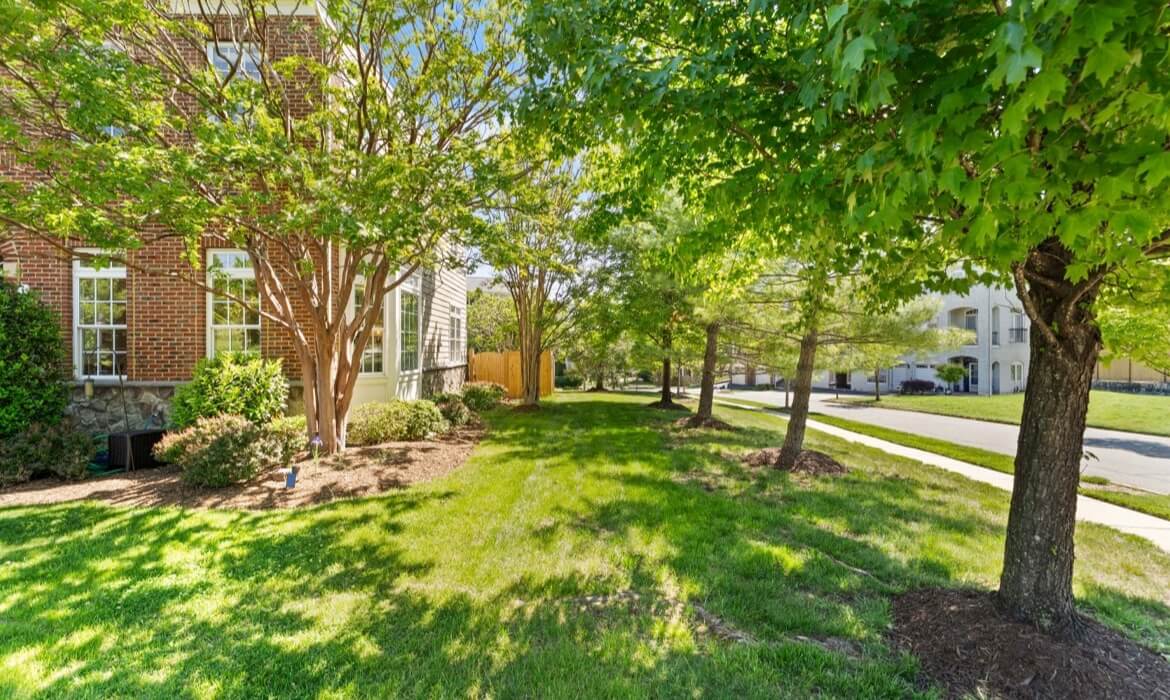 Garrell Group Top Leesburg Realtor 19060 Crimson Clover Ter 06