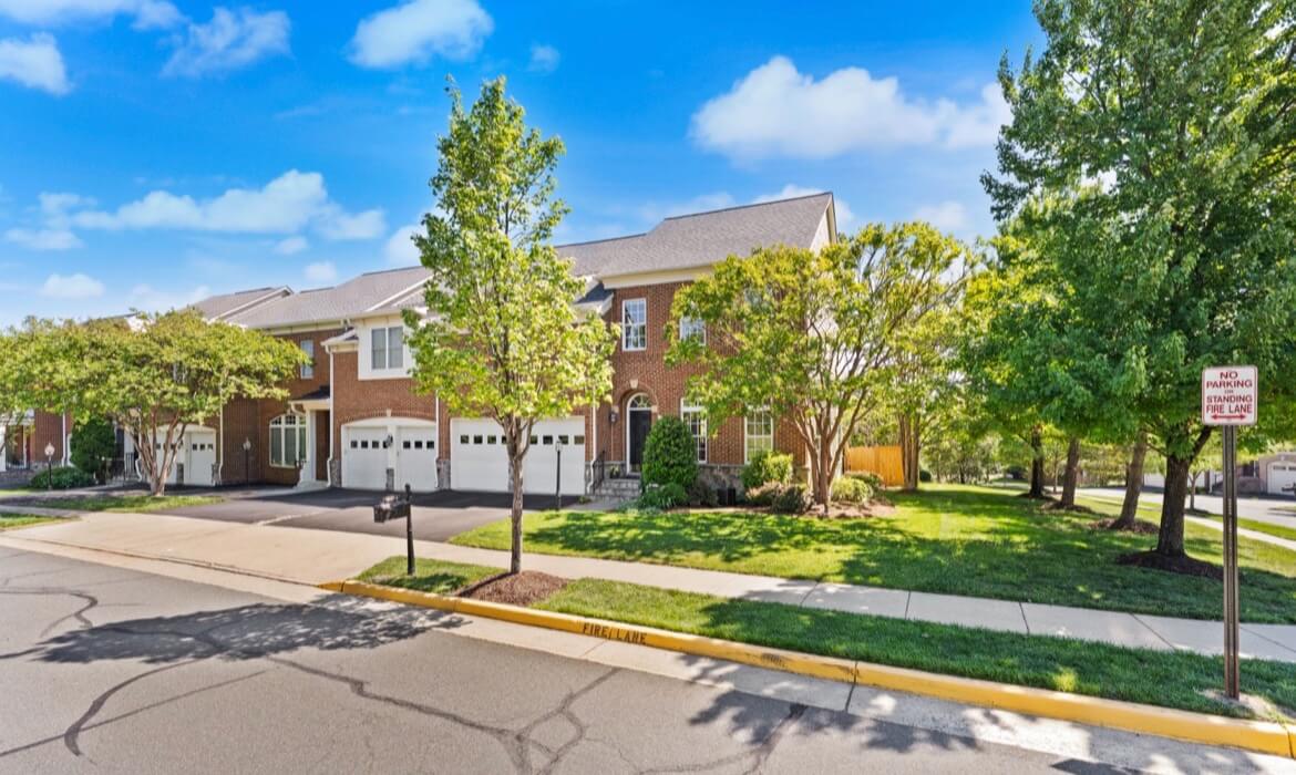 Garrell Group Top Leesburg Realtor 19060 Crimson Clover Ter 07
