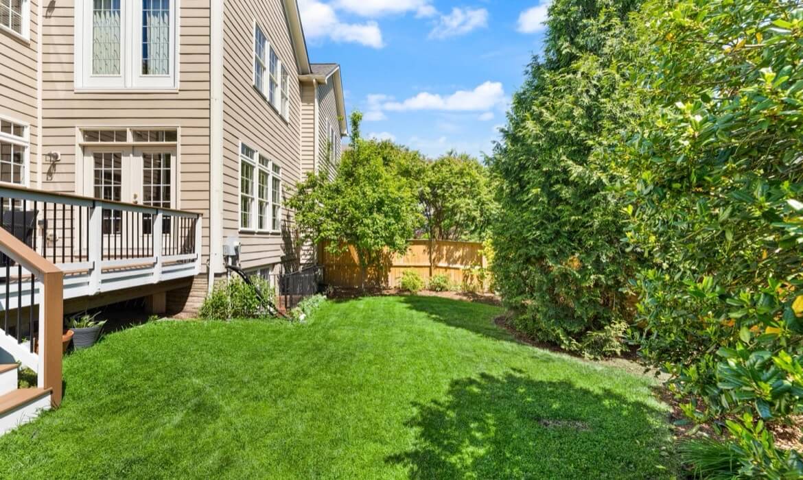 Garrell Group Top Leesburg Realtor 19060 Crimson Clover Ter 18
