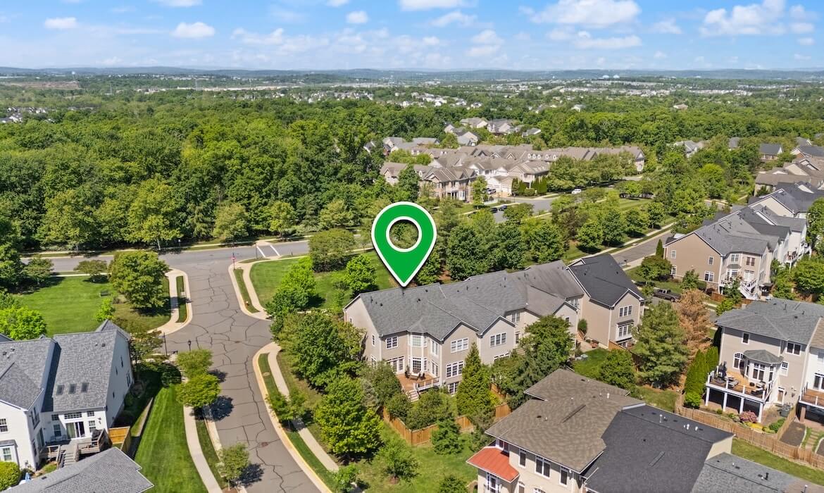 Garrell Group Top Leesburg Realtor 19060 Crimson Clover Ter 23