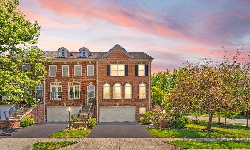 Garrell Group Top Leesburg Realtor 19084 Grouse Ter web 01