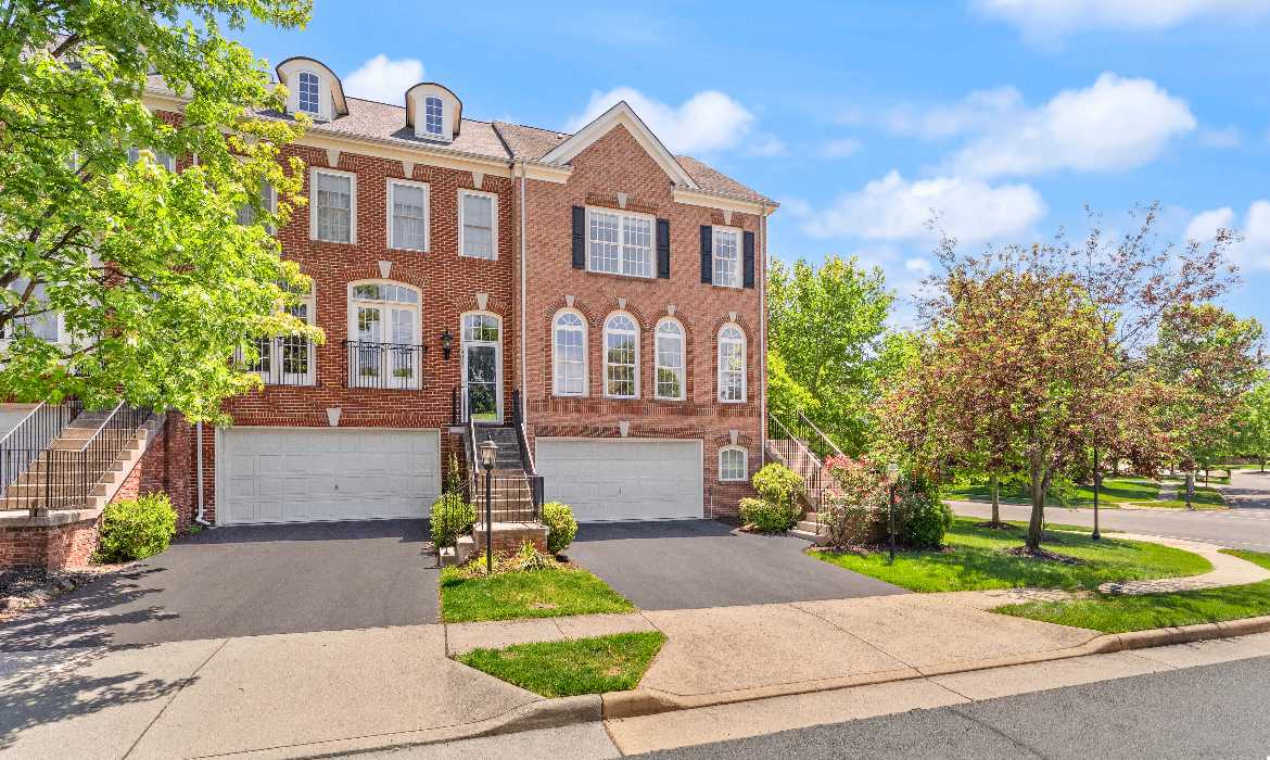 Garrell Group Top Leesburg Realtor 19084 Grouse Ter web 02