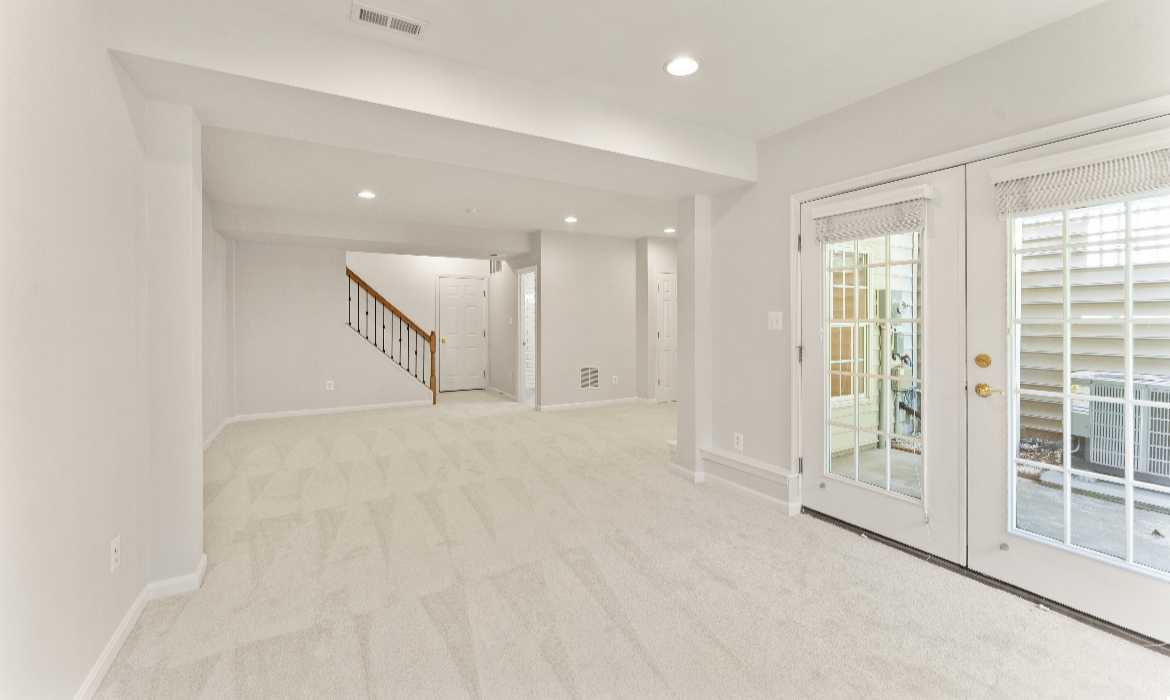Garrell Group Top Leesburg Realtor 19084 Grouse Ter web 38