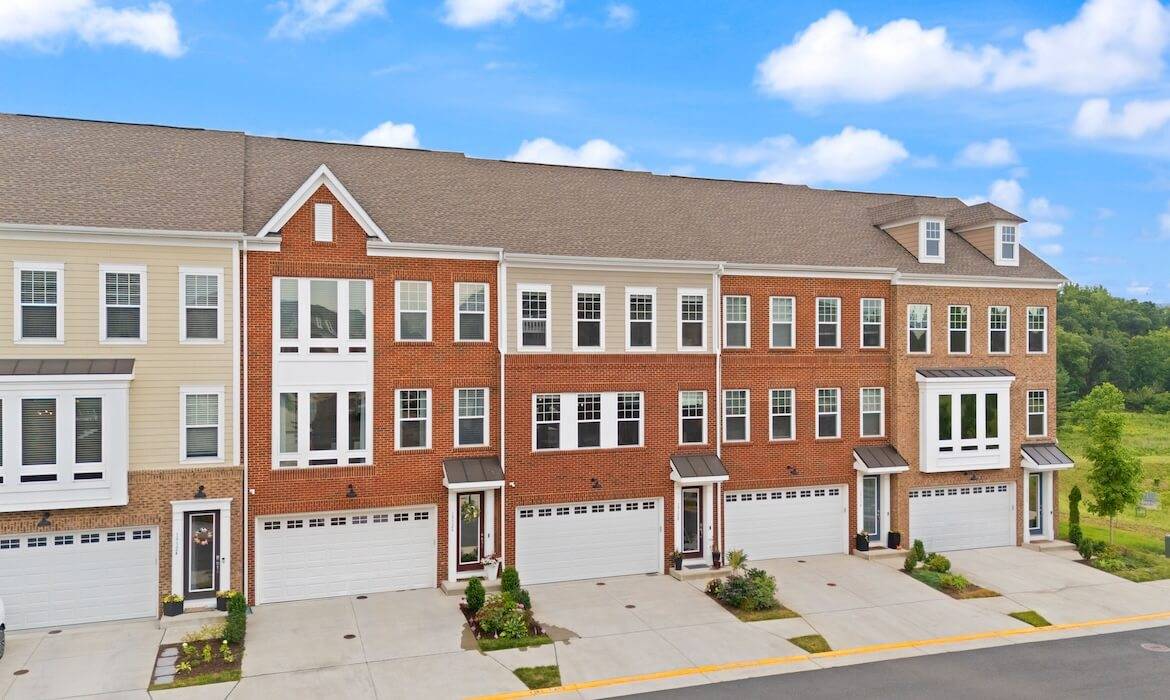 Garrell Group Top Leesburg Realtor 19328 Brookwater Ter 02