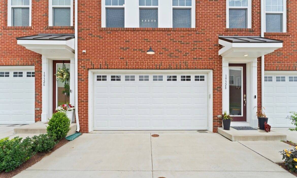 Garrell Group Top Leesburg Realtor 19328 Brookwater Ter 05